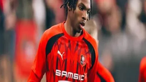 【焦点对决】英锦赛前瞻：北安普顿占先机，胜算几何？